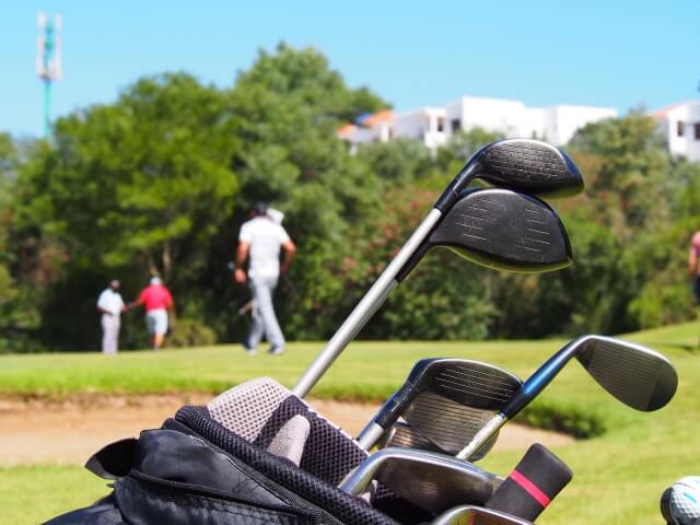 ラウンド中に役立つ定番のゴルフ用品とは